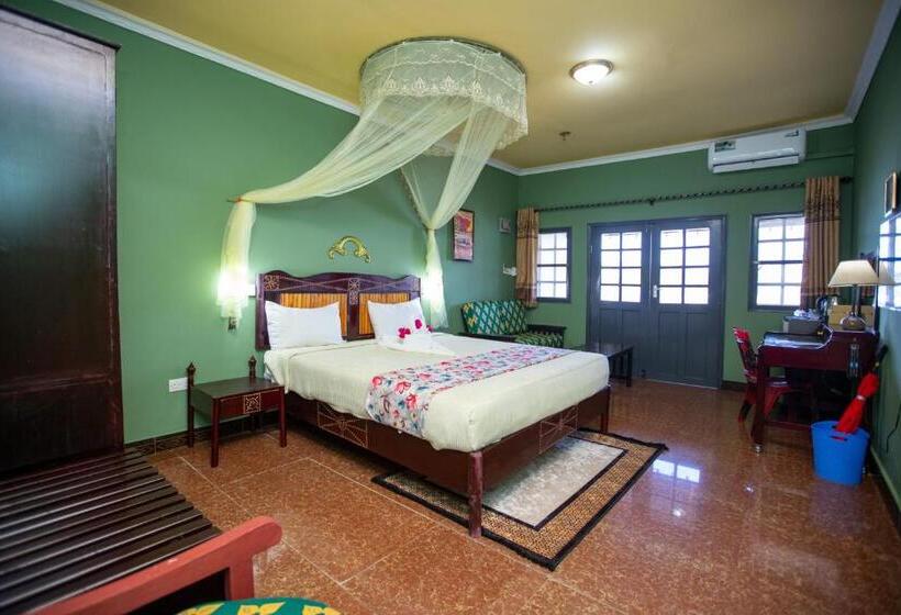 اتاق استاندارد با چشمانداز دریاچه, Rusty Rock Beach Resort & Spa