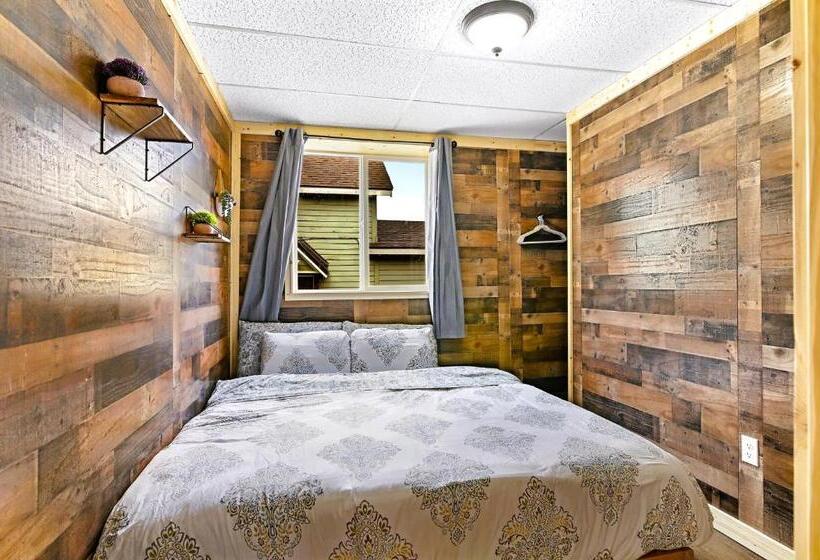 إستوديو قياسى ذو إطلالة, Leadville Motor Lodge