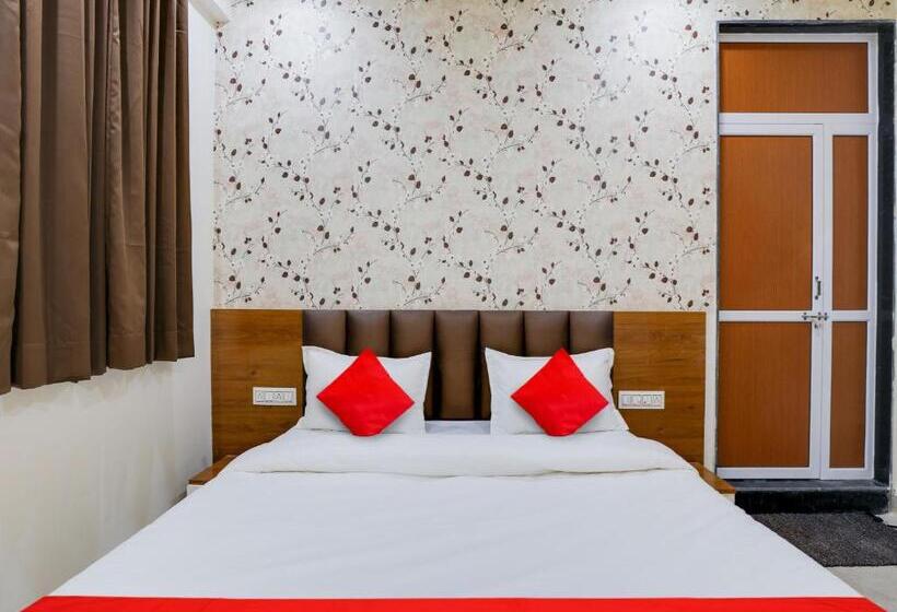 トリプルクラシックルーム, Oyo Flagship Hotel Vasundhara