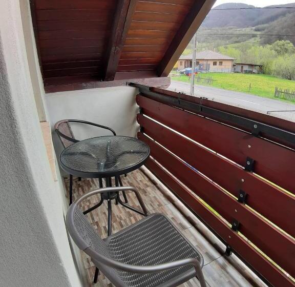 Standard Triple Room with Terrace, Casa Nuria