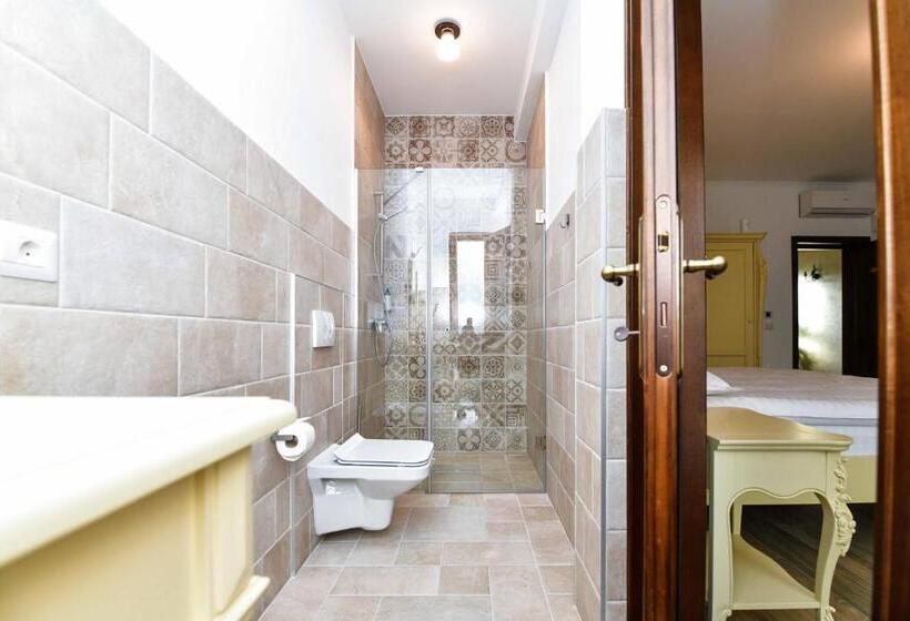 חדר סטנדרט עם מיטת קינג, Pensiunea Ww