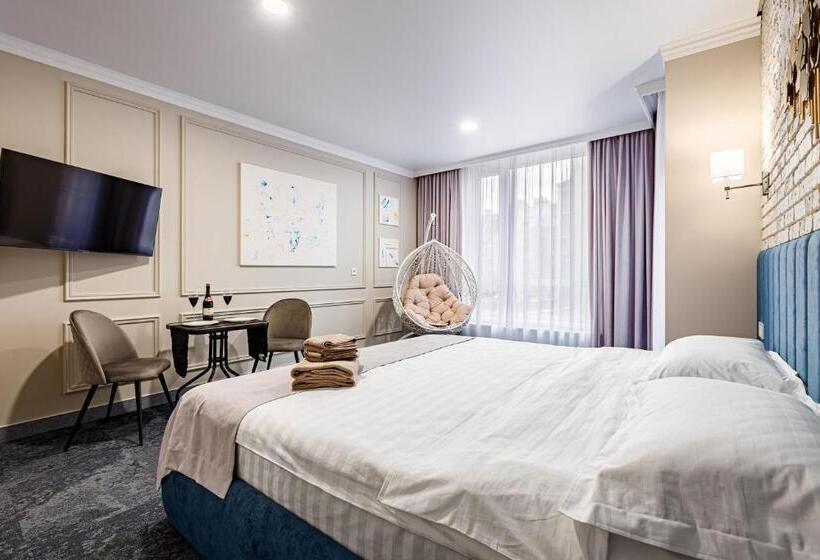 استودیوی استاندارد, Apartreserve Avtorskiy