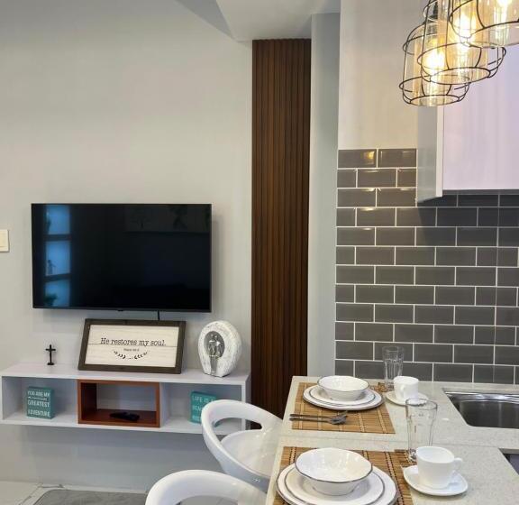Apartamento 1 Quarto, Chic, Modern , Minimalist Design At The Loop Condo Tower