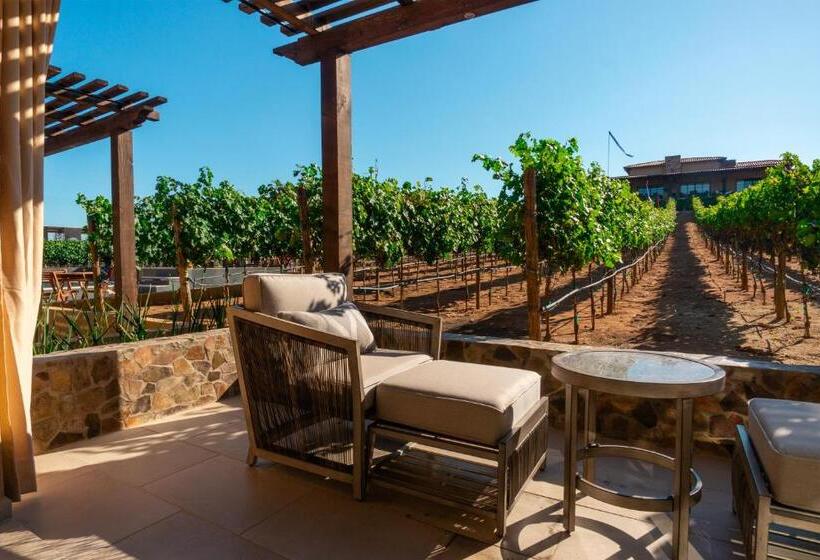 Четырехместный Номер Стандарт Вид на Сад, Emmalu Hotel Boutique