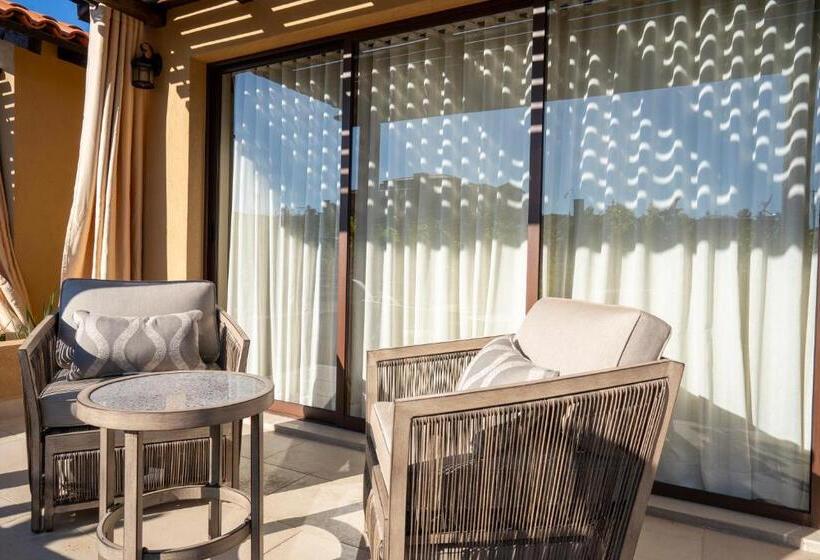 Четырехместный Номер Стандарт Вид на Сад, Emmalu Hotel Boutique