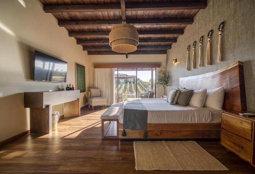 Люкс с Балконом, Emmalu Hotel Boutique