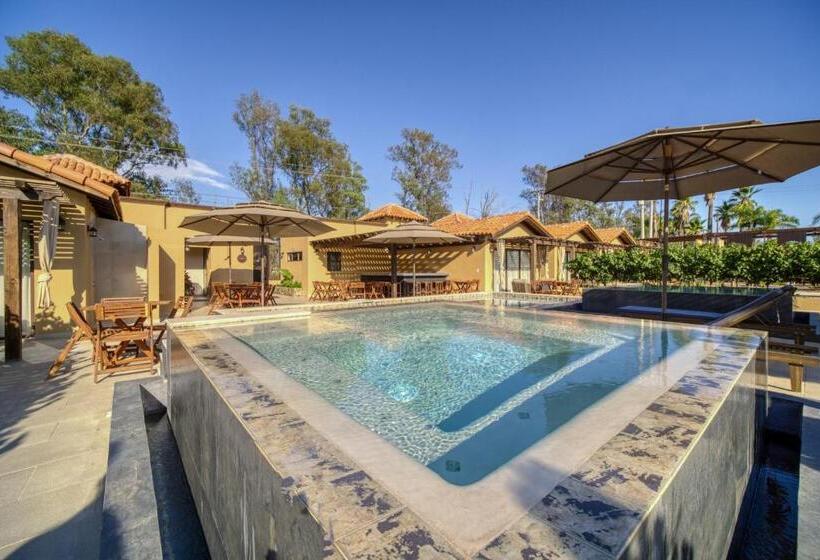 Люкс с Балконом, Emmalu Hotel Boutique