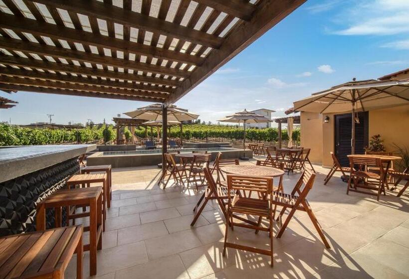 Семейный Номер, Emmalu Hotel Boutique