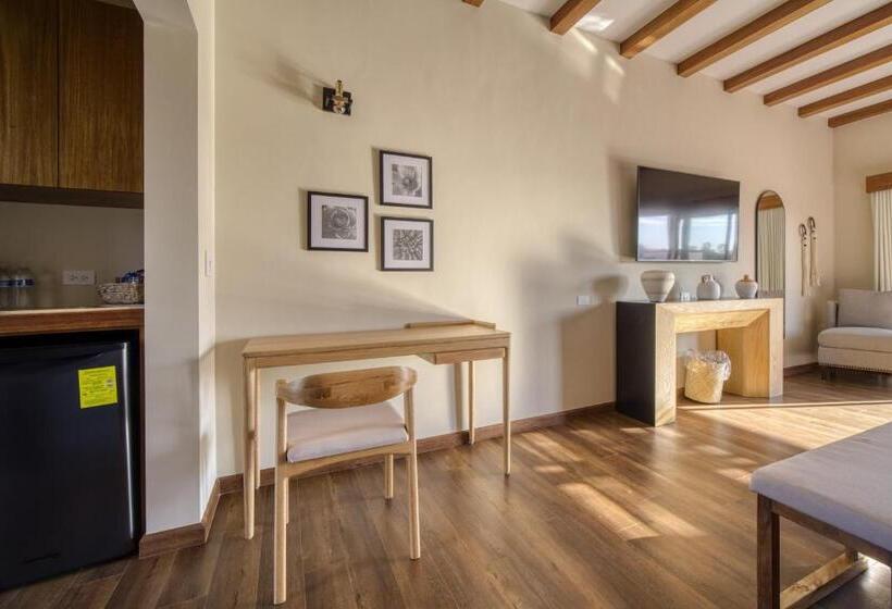 Четырехместный Номер Стандарт Вид на Сад, Emmalu Hotel Boutique