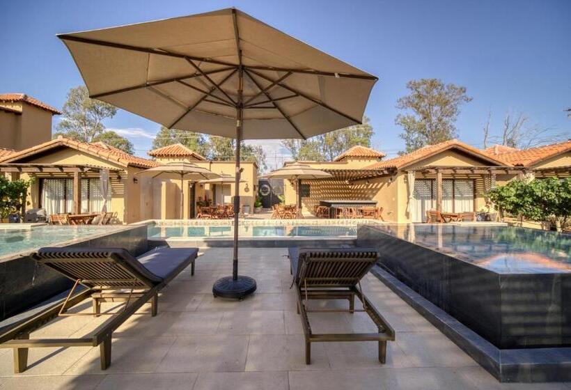 Люкс с Балконом, Emmalu Hotel Boutique