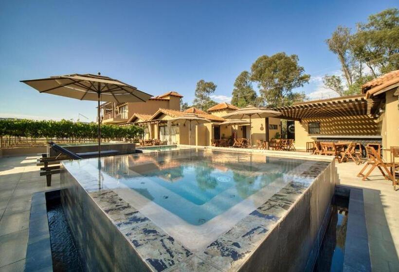 Люкс с Балконом, Emmalu Hotel Boutique