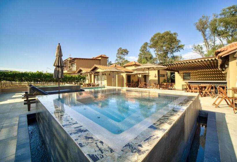 Семейный Номер, Emmalu Hotel Boutique