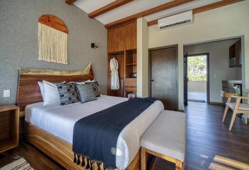 Семейный Номер, Emmalu Hotel Boutique