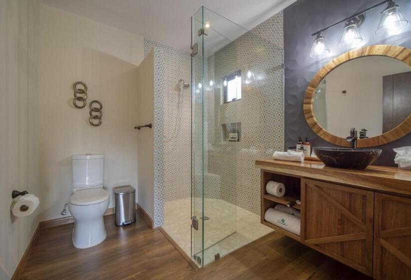 Семейный Номер, Emmalu Hotel Boutique