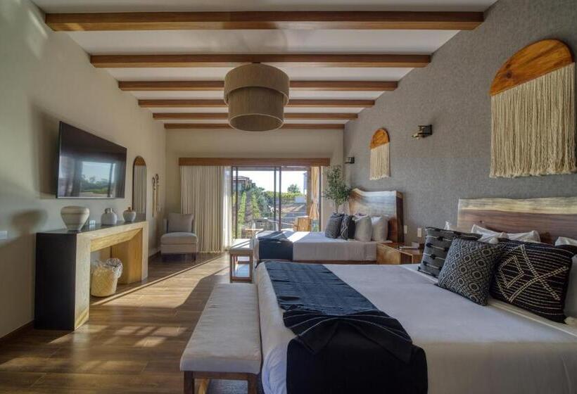 Семейный Номер, Emmalu Hotel Boutique