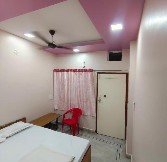 Chambre Economy, Anjali