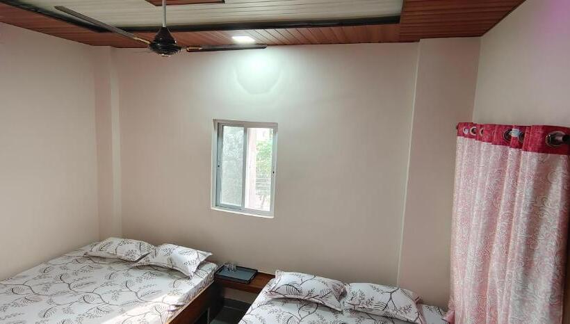 Chambre Familiale, Anjali