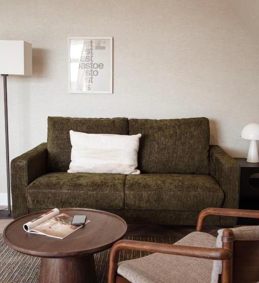 디럭스 스튜디오, By Friso Den Haag   Scheveningen