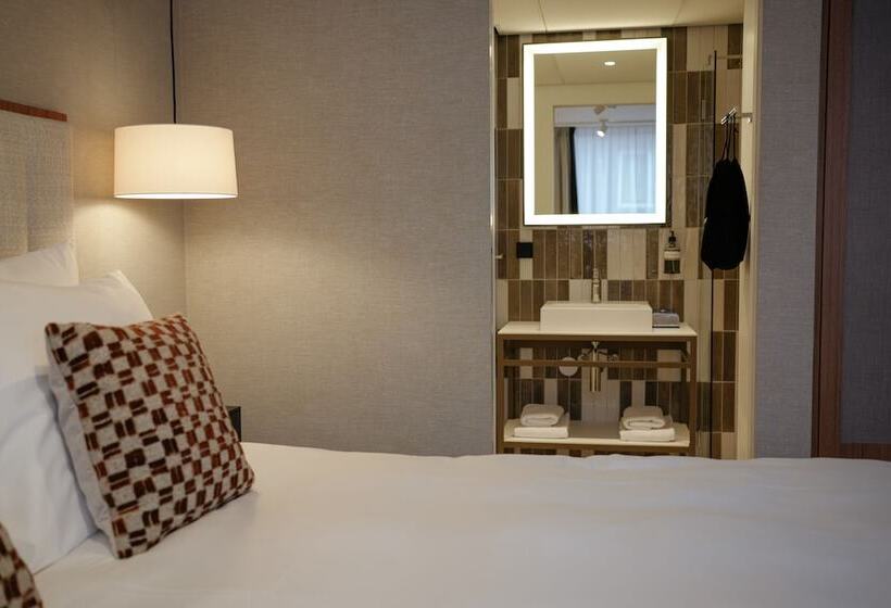 디럭스 스튜디오, By Friso Den Haag   Scheveningen