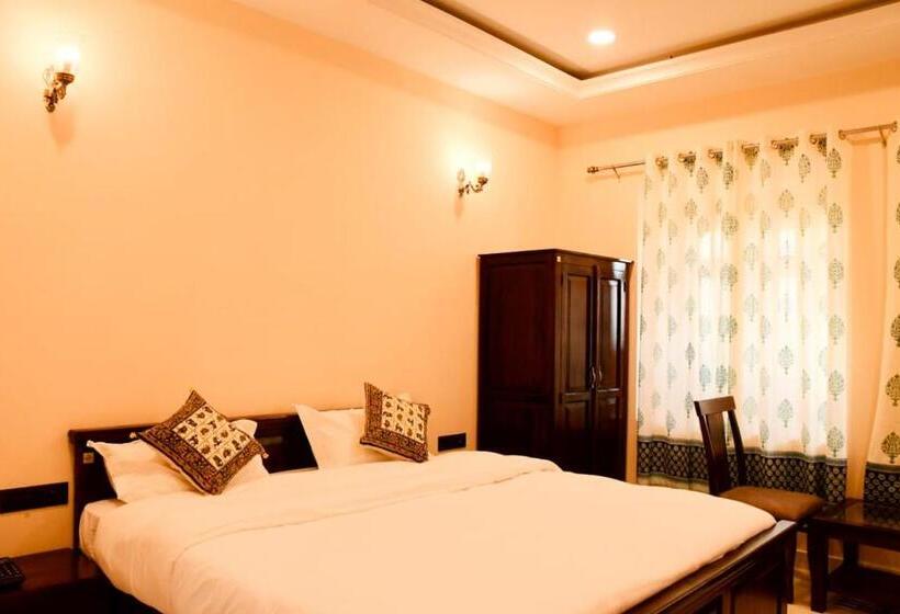 جناح ديلوكس, Desert Pride