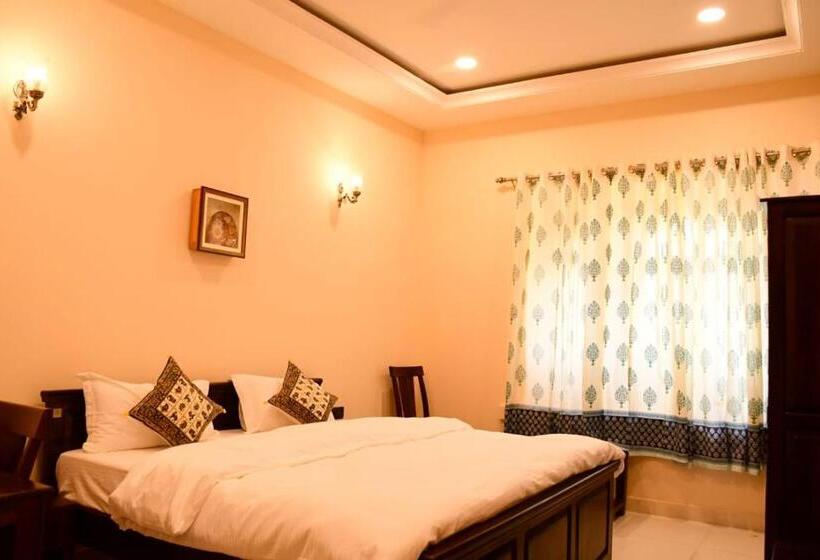 جناح ديلوكس, Desert Pride