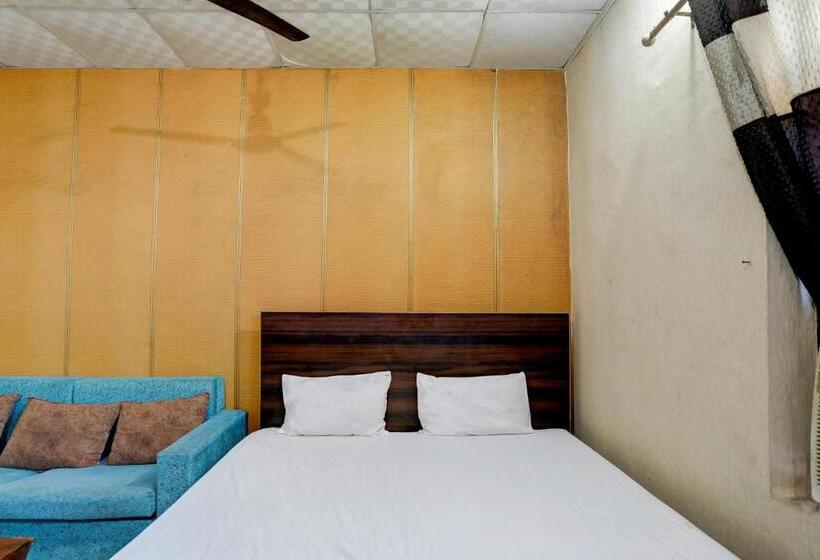 Трехместный Номер Классика, Oyo Gold Inn