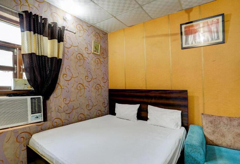 Трехместный Номер Классика, Oyo Gold Inn