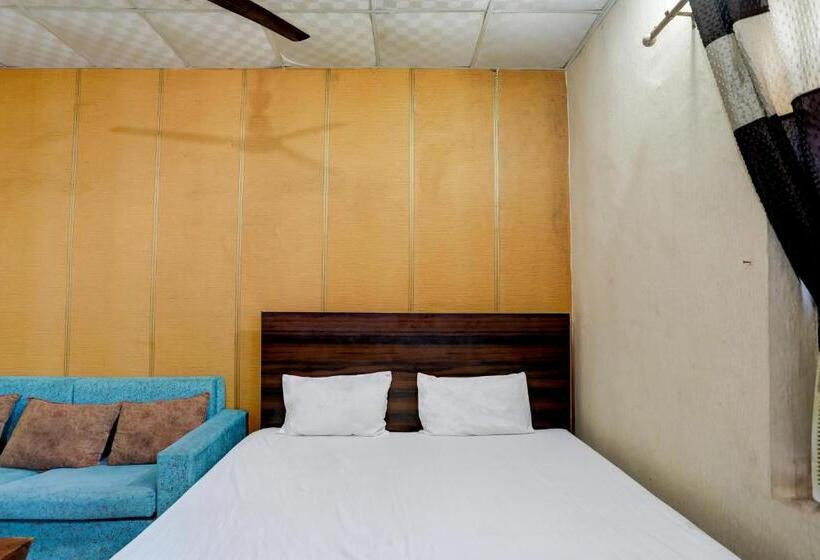 Трехместный Номер Классика, Oyo Gold Inn