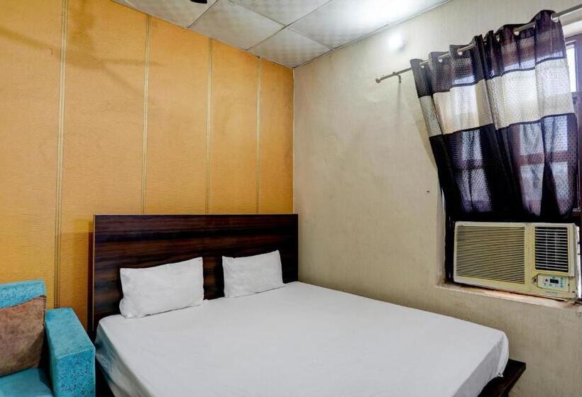 Трехместный Номер Классика, Oyo Gold Inn