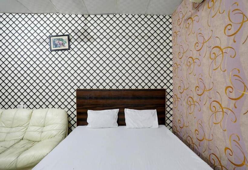 Трехместный Номер Классика, Oyo Gold Inn