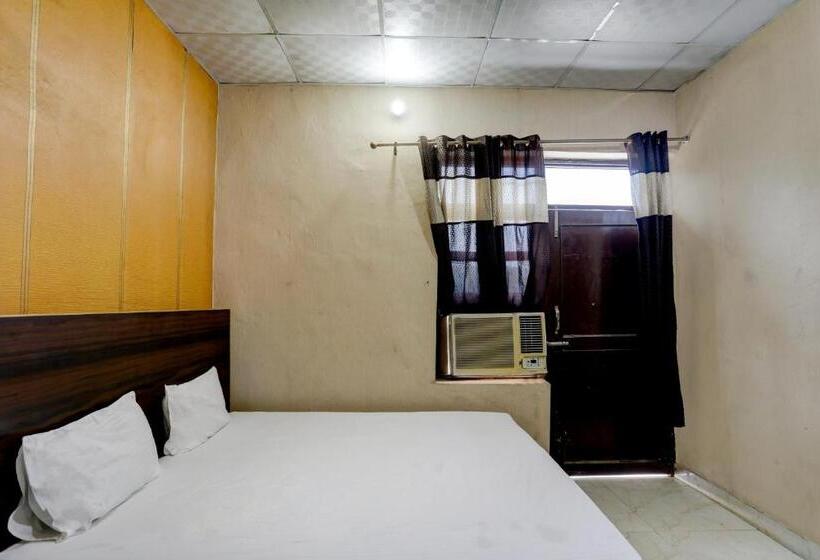 Трехместный Номер Классика, Oyo Gold Inn