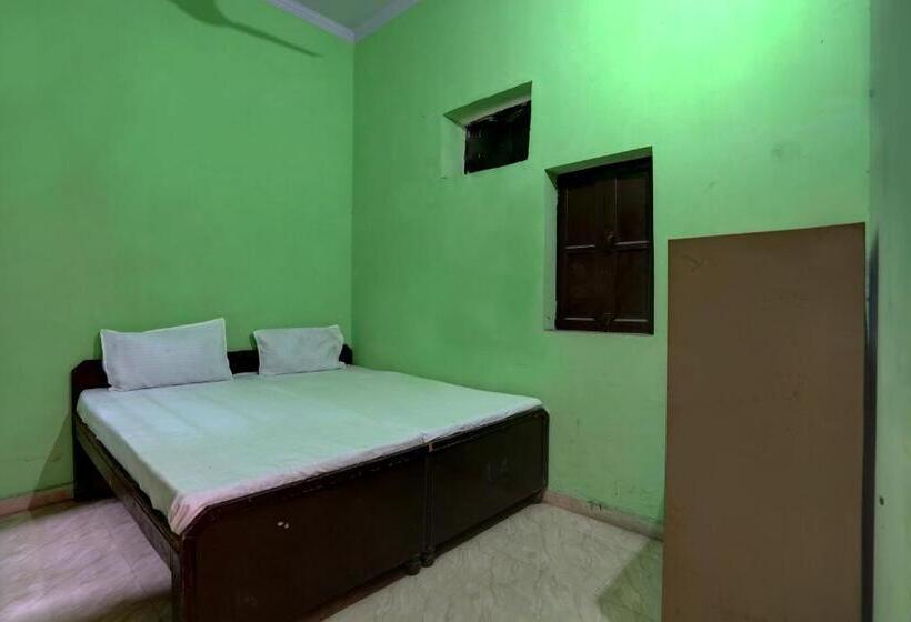 غرفة كلاسيكية ثلاثية, Oyo Lavish Guest House