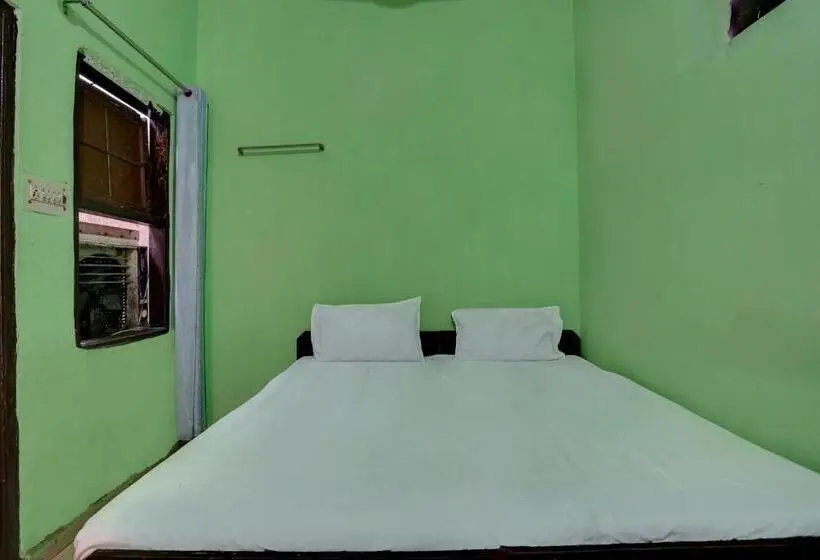 トリプルクラシックルーム, Oyo Lavish Guest House