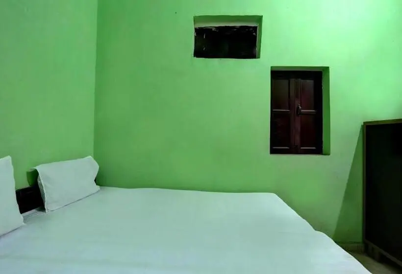 トリプルクラシックルーム, Oyo Lavish Guest House