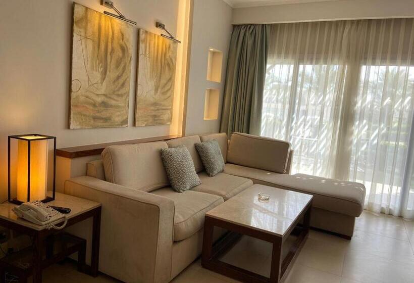 کلبه ییلاقی, Studio