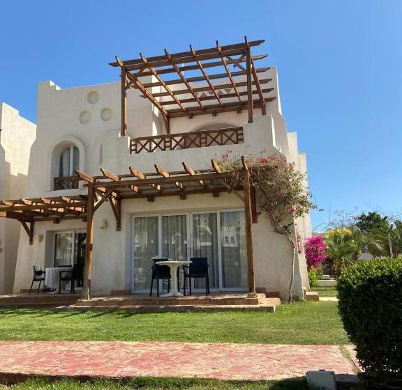 کلبه ییلاقی, Studio