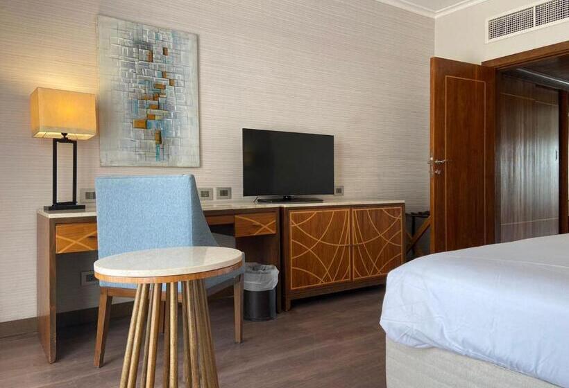 کلبه ییلاقی, Studio