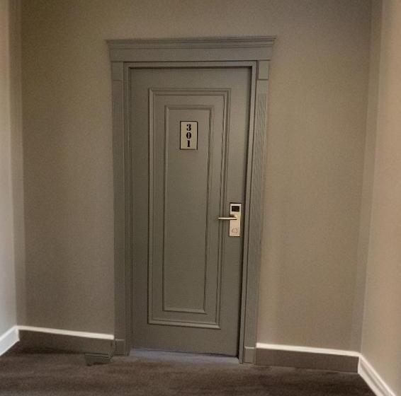 スタンダードシングルルーム, The Queen Airport Hotel Round Trip Airport Service