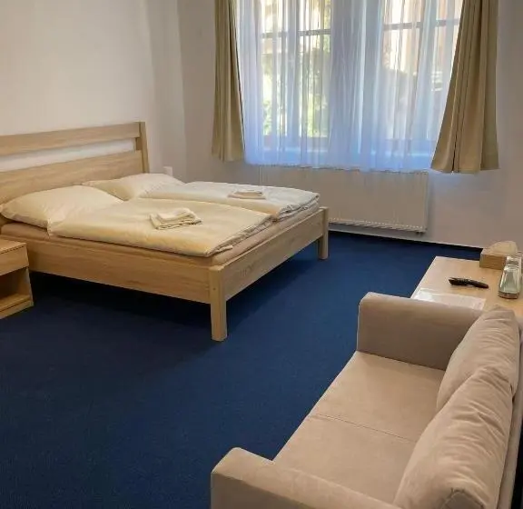 スタンダード４人部屋, U Města Prahy Náchod
