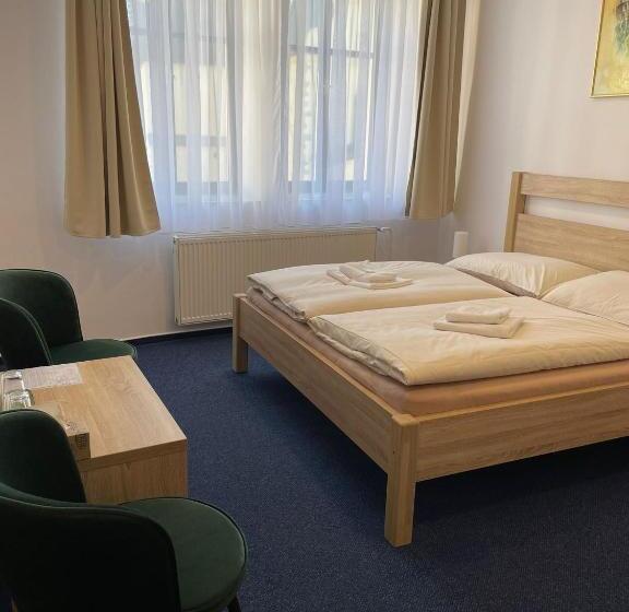 Номер Стандарт Трехместный, U Města Prahy Náchod