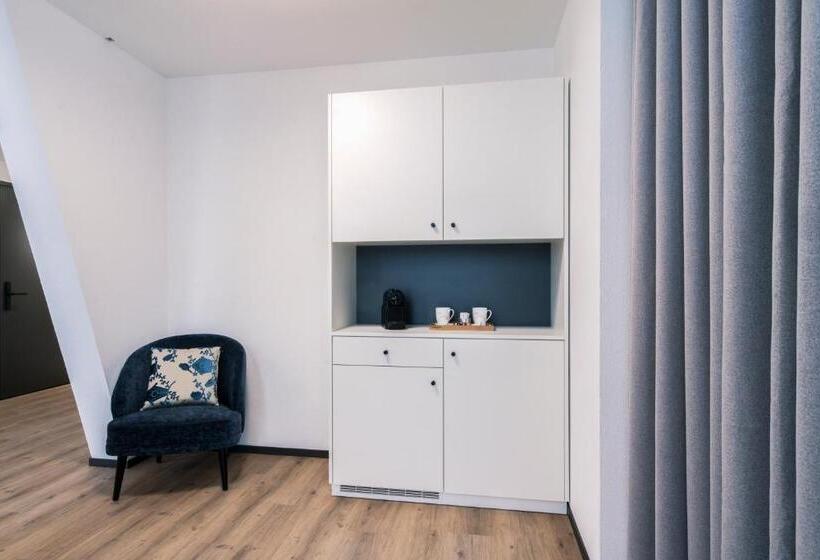 Полулюкс, Yparc Hôtel