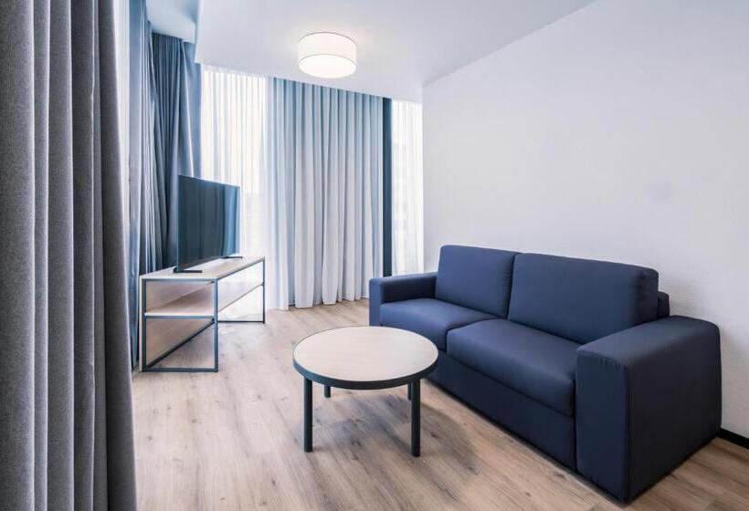 Полулюкс, Yparc Hôtel