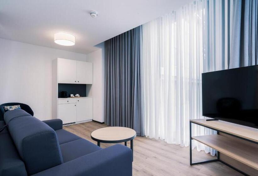 Полулюкс, Yparc Hôtel
