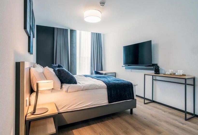 Президентский Люкс, Yparc Hôtel