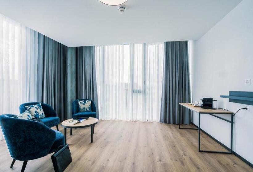 Президентский Люкс, Yparc Hôtel