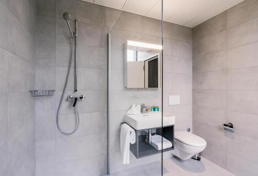 Полулюкс, Yparc Hôtel