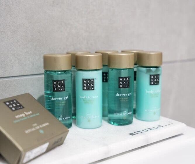 Полулюкс, Yparc Hôtel