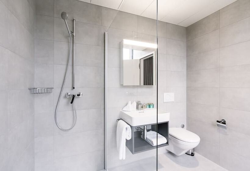 Полулюкс, Yparc Hôtel