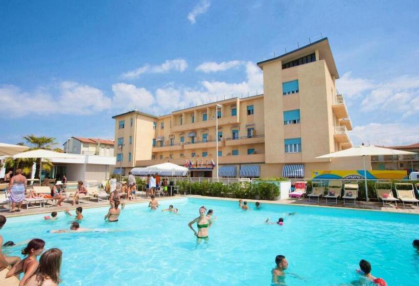 סטודיו סטנדרט עם מרפסת, Isa Residence In Cecina A Few Meters From The Beach