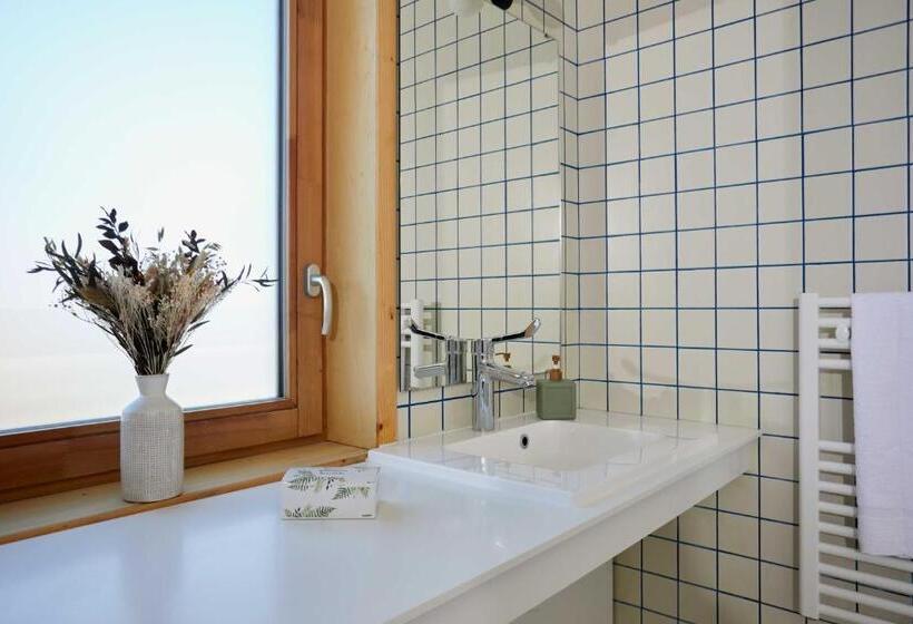 شقة غرفة واحدة, La Ferme Des Ailleurs